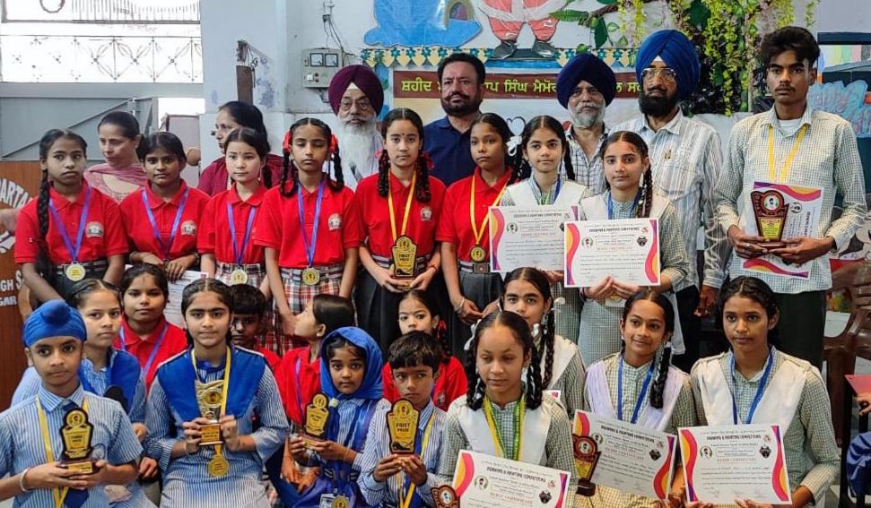 ਮਾਂ ਰੱਬ ਦਾ ਦੂਜਾ ਰੂਪ ਹੈ -ਪ੍ਰਗਟ ਸਿੰਘ ਧੁੰਨਾ   ਸ਼ਹੀਦ ਬਾਬਾ ਪ੍ਰਤਾਪ ਸਿੰਘ ਸੀਨੀ: ਸਕੈਡਰੀ ਸਕੂਲ ਵਿਖੇ ਮਾਂ ਦਿਵਸ ਮਨਾਇਆ 