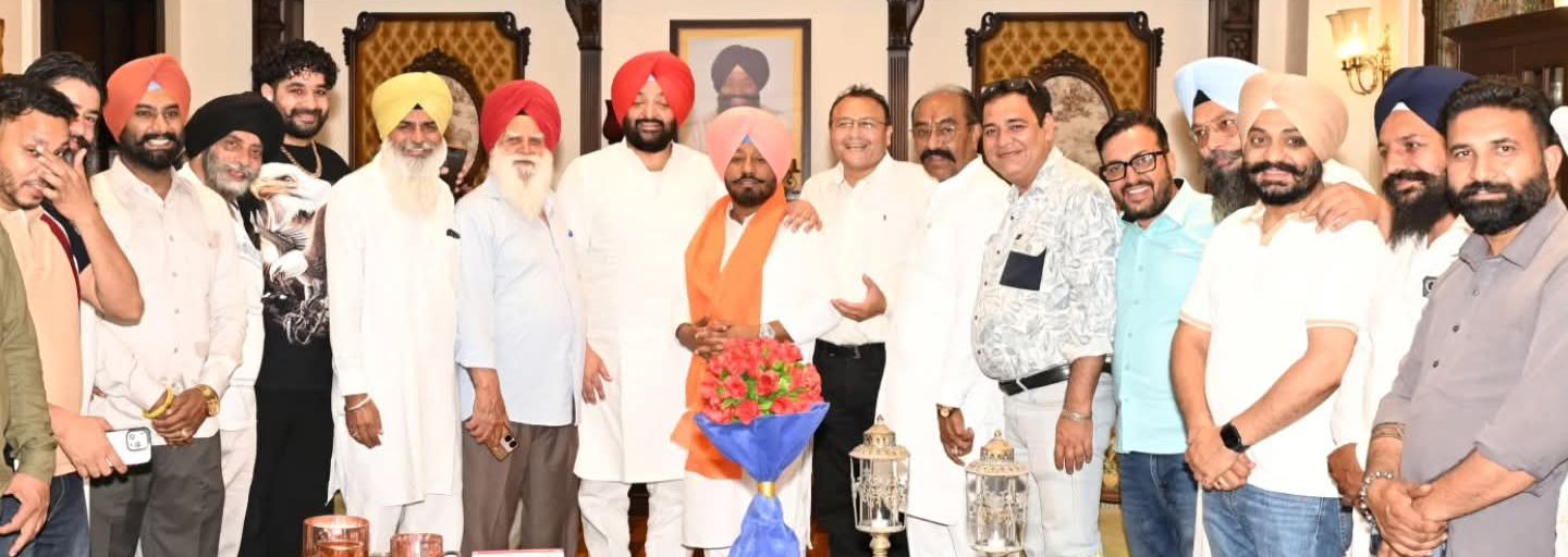 ਸਾਬਕਾ ਵਿਧਾਇਕ ਇੰਦਰਬੀਰ ਸਿੰਘ ਬੁਲਾਰੀਆ ਵੱਲੋਂ ਨਵੇਂ ਨਿਯੁਕਤ ਐਸ.ਸੀ. ਵਿਭਾਗ ਦੇ ਵਾਈਸ ਚੇਅਰਮੈਨ ਜਸਵਿੰਦਰ ਸਿੰਘ ਸ਼ੇਰਗਿੱਲ ਦਾ ਭਰਵਾਂ ਸਨਮਾਨ  ਮਿਹਨਤੀ ਅਤੇ ਵਫ਼ਾਦਾਰ ਆਗੂਆਂ ਨੂੰ ਕਾਂਗਰਸ ਪਾਰਟੀ ਵੱਲੋਂ ਹਮੇਸ਼ਾ ਮਾਣ-ਸਤਿਕਾਰ ਮਿਲੇਗਾ : ਬੁਲਾਰੀਆ