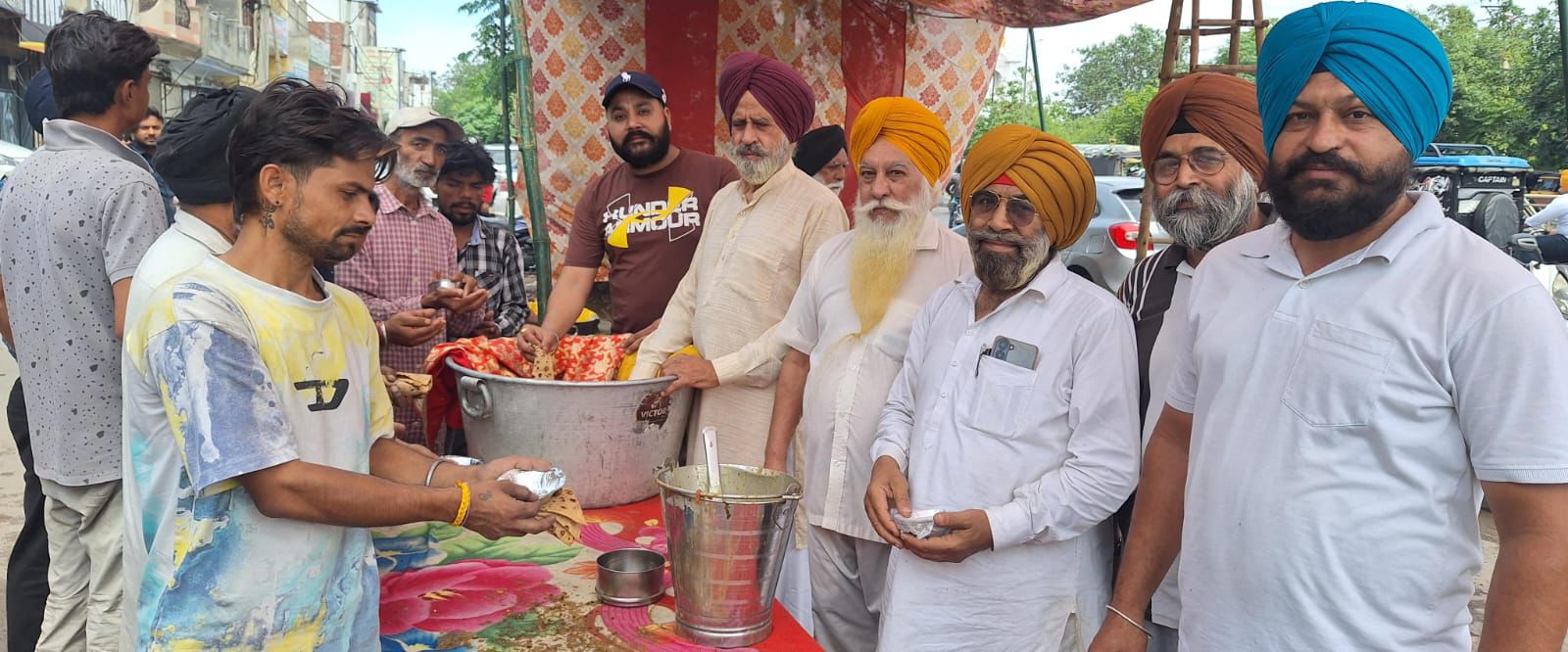 ਗੁਰੂ ਕਿਰਪਾ ਬਾਜ਼ਾਰ ਵੱਲੋਂ ਸਰਬੱਤ ਦੇ ਭਲੇ ਲਈ ਧਾਰਮਿਕ ਸਮਾਗਮ ਤੇ ਅਟੁੱਟ ਲੰਗਰ ਦਾ ਆਯੋਜਨ