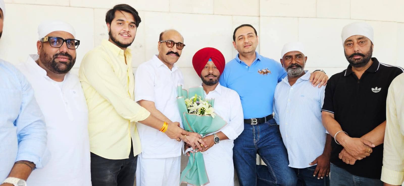ਅਸ਼ਵਨੀ ਕੁਮਾਰ ਪੱਪੂ ਵੱਲੋਂ ਜਸਵਿੰਦਰ ਸ਼ੇਰਗਿੱਲ ਦਾ ਵਿਸ਼ੇਸ਼ ਸਨਮਾਨ