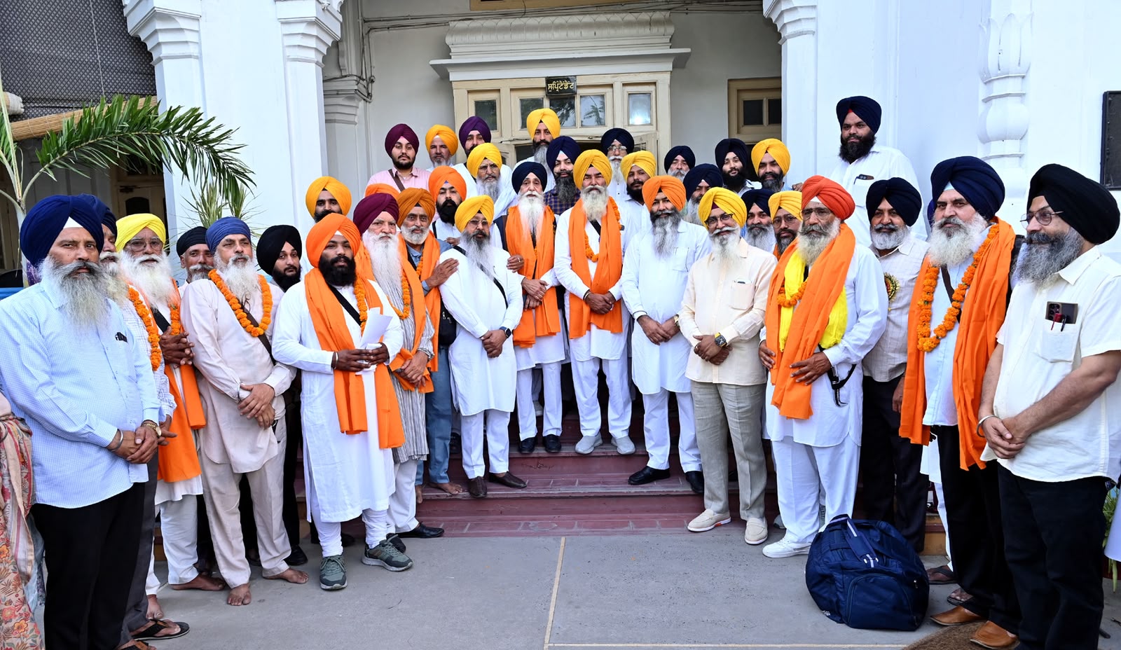ਸ੍ਰੀ ਗੁਰੂ ਅਰਜਨ ਦੇਵ ਜੀ ਦਾ ਸ਼ਹੀਦੀ ਪੁਰਬ ਮਨਾਉਣ ਲਈ ਜੈਕਾਰਿਆਂ ਦੀ ਗੂੰਜ ’ਚ ਪਾਕਿਸਤਾਨ ਲਈ ਰਵਾਨਾ ਹੋਇਆ ਸਿੱਖ ਸ਼ਰਧਾਲੂਆਂ ਦਾ ਜਥਾ
