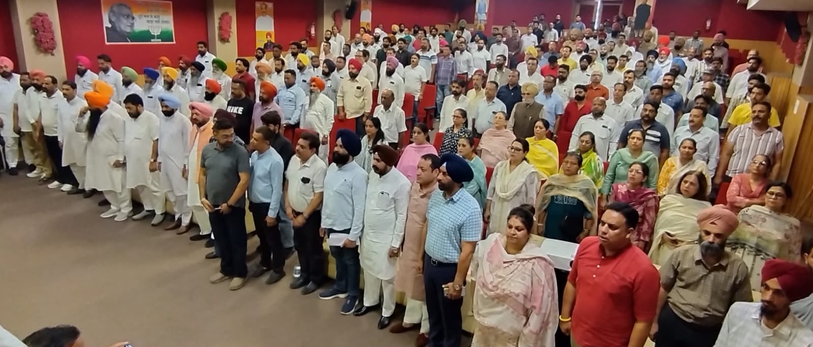 ਨਿਤਿਨ ਨਬੀਨ ਦੇ ਦੌਰੇ ਦੇ ਸੰਬੰਧ ਵਿੱਚ, ਓ.ਪੀ. ਧਨਖੜ ਅਤੇ ਬਿਕਰਮਜੀਤ ਚੀਮਾ ਨੇ ਹਰਵਿੰਦਰ ਸੰਧੂ ਦੀ ਪ੍ਰਧਾਨਗੀ ਹੇਠ ਭਾਜਪਾ ਵਰਕਰਾਂ ਨਾਲ ਕੀਤੀ ਮੀਟਿੰਗ