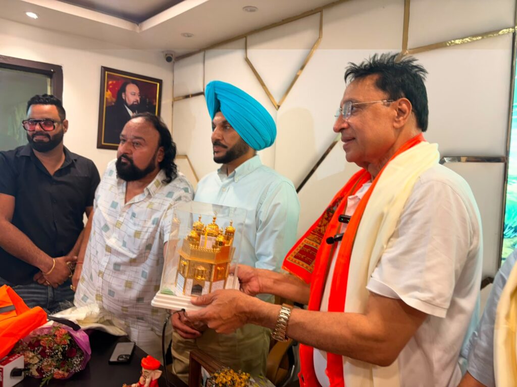 ਵਿਧਾਇਕ ਡਾ. ਅਜੈ ਗੁਪਤਾ ਅਤੇ ਪੁਲਿਸ ਕਮਿਸ਼ਨਰ ਗੁਰਪ੍ਰੀਤ ਸਿੰਘ ਭੁੱਲਰ ਨੇ ਮਜੀਠ ਮੰਡੀ ਵਪਾਰੀ ਐਸੋਸੀਏਸ਼ਨ ਦੇ ਅਹੁਦੇਦਾਰਾਂ ਨਾਲ ਕੀਤੀ ਮੁਲਾਕਾਤ