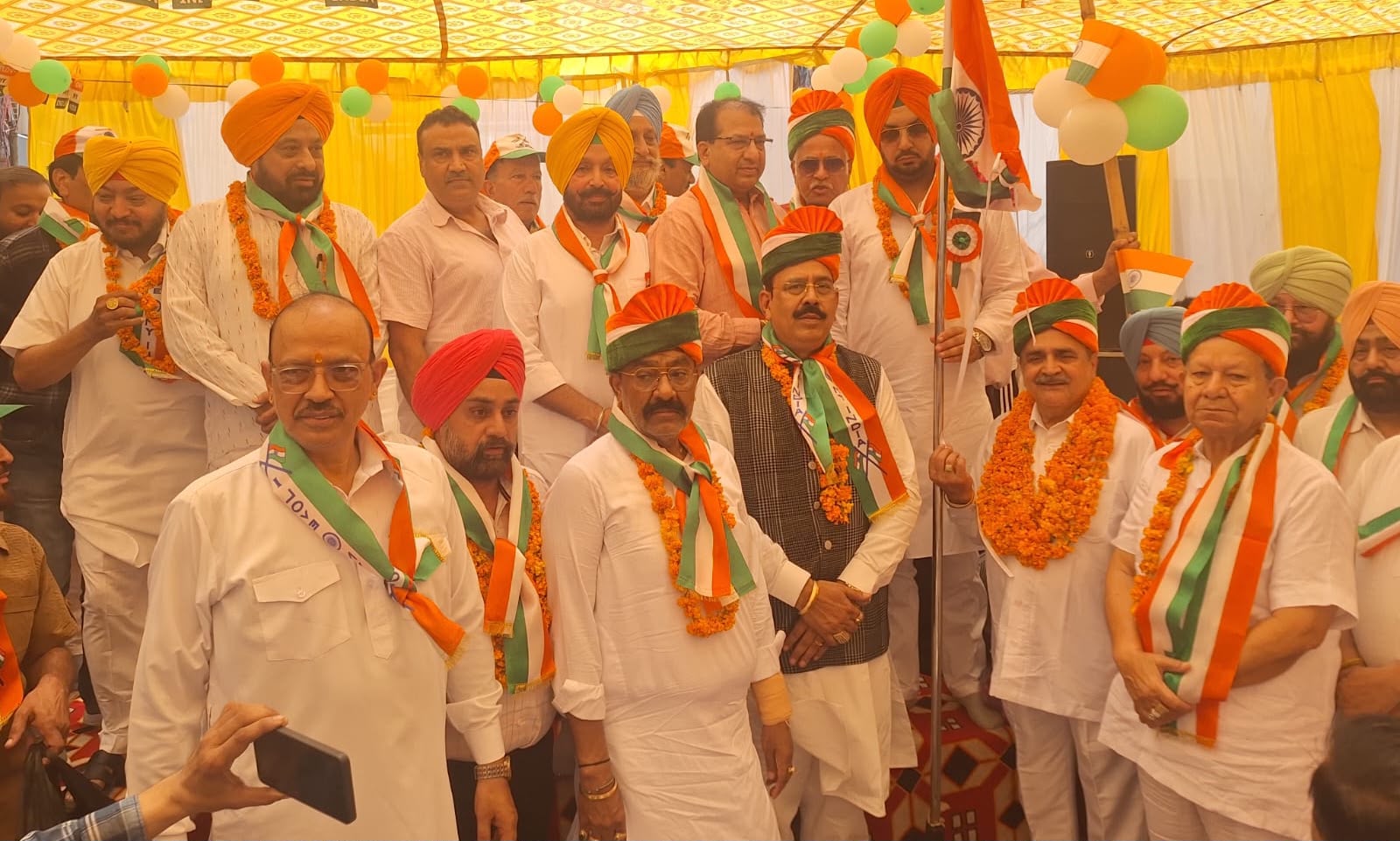 ਸਵਰਨਕਾਰ ਸੰਘ ਵੱਲੋਂ ਗੁਰੂ ਬਾਜ਼ਾਰ ਚੌਂਕ ਅਟਾਰੀ ਵਿਖੇ ਮਨਾਇਆ ਗਿਆ ਆਜ਼ਾਦੀ ਦਿਵਸ