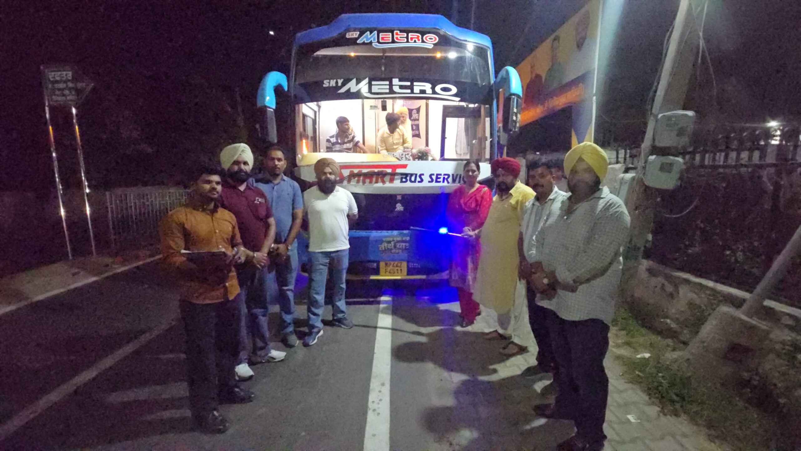 ਵਿਧਾਇਕ ਰਣਬੀਰ ਸਿੰਘ ਭੁੱਲਰ ਨੇ ਮੁੱਖ ਮੰਤਰੀ ਤੀਰਥ ਯਾਤਰਾ ਯੋਜਨਾ ਤਹਿਤ ਸ਼ਰਧਾਲੂਆਂ ਦੀ ਬੱਸ ਨੂੰ ਹਰੀ ਝੰਡੀ ਦੇ ਕੇ ਕੀਤਾ ਰਵਾਨਾ