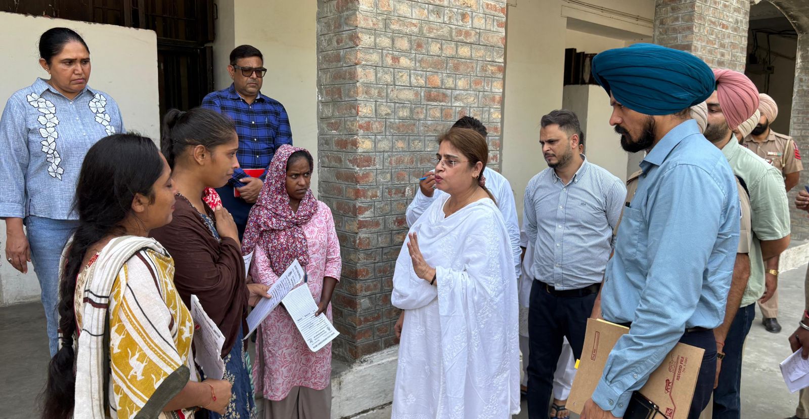 ਸੈਸ਼ਨਜ਼ ਜੱਜ ਅੰਮ੍ਰਿਤਸਰ ਸ੍ਰੀਮਤੀ ਜਤਿੰਦਰ ਕੌਰ ਵੱਲੋਂ ਕੇਂਦਰੀ ਜੇਲ੍ਹ, ਅੰਮ੍ਰਿਤਸਰ ਦਾ ਦੌਰਾ ਅਤੇ ਨਿਰੀਖਣ