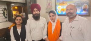 ਐਡਵੋਕੇਟ ਦਵਿੰਦਰ ਕੌਰ ਬੇਦੀ ਦੇ ਉਪ ਪ੍ਰਧਾਨ ਬਣਨ ’ਤੇ ਐਡਵੋਕੇਟ ਵਿਸ਼ਾਲ ਸ਼ਰਮਾ ਅਤੇ ਐਡਵੋਕੇਟ ਸ਼ਿਸ਼ੂਪਾਲ ਸਿੰਘ ਨੇ ਕੀਤਾ ਸਨਮਾਨ